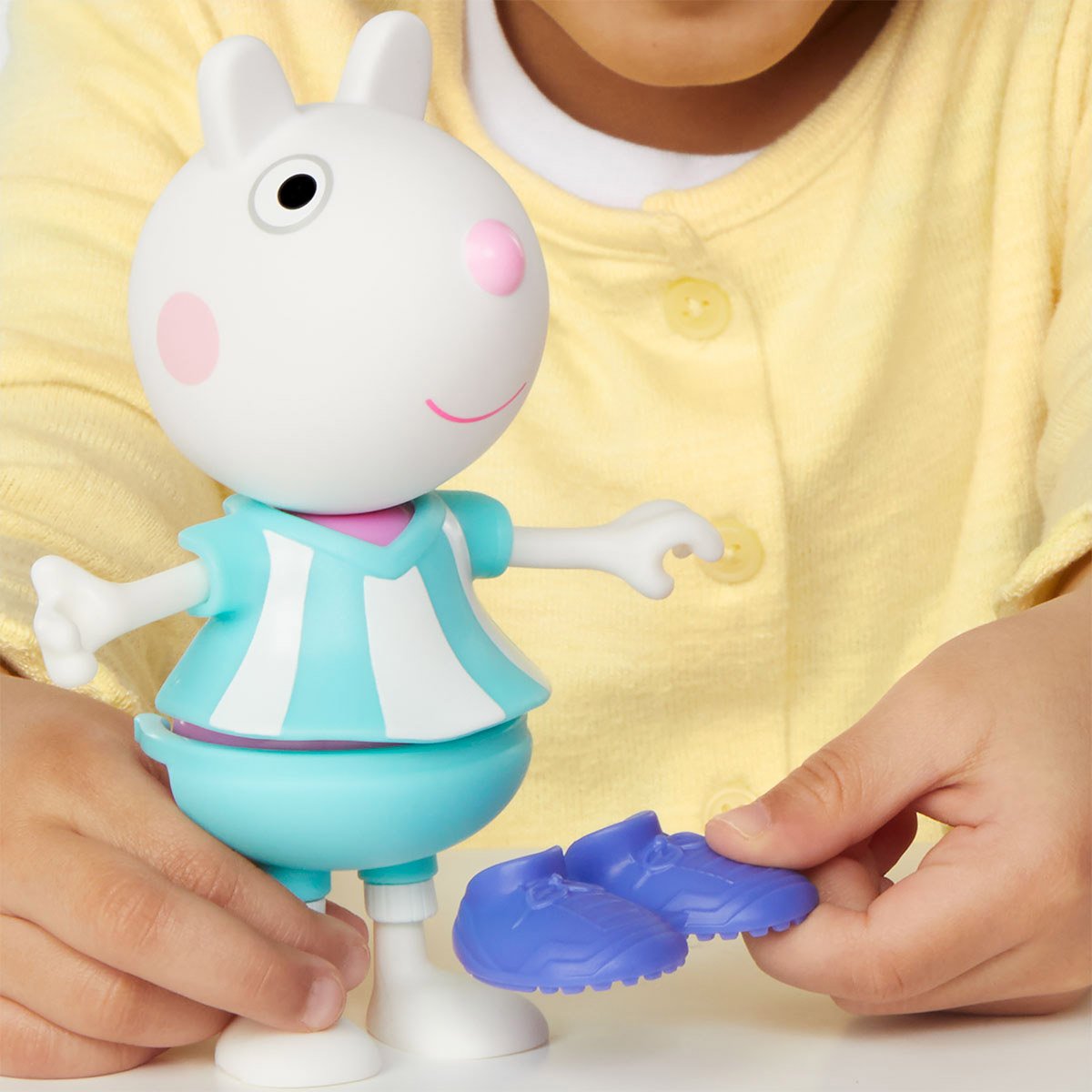 Peppa Figurines Fashion Adventure Dress Up Suzy Peppa Pig G0330 Zestaw do zabawy - obrazek 7