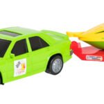 Czerwony Mercedes-Benz z przyczepą