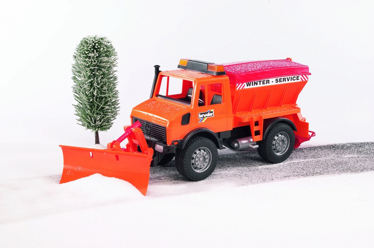 Pojazd do odśnieżania MB Unimog M1: 16 Bruder AKT-02572