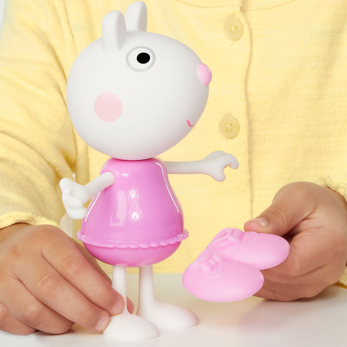 Peppa Figurines Fashion Adventure Dress Up Suzy Peppa Pig G0330 Zestaw do zabawy - obrazek 4