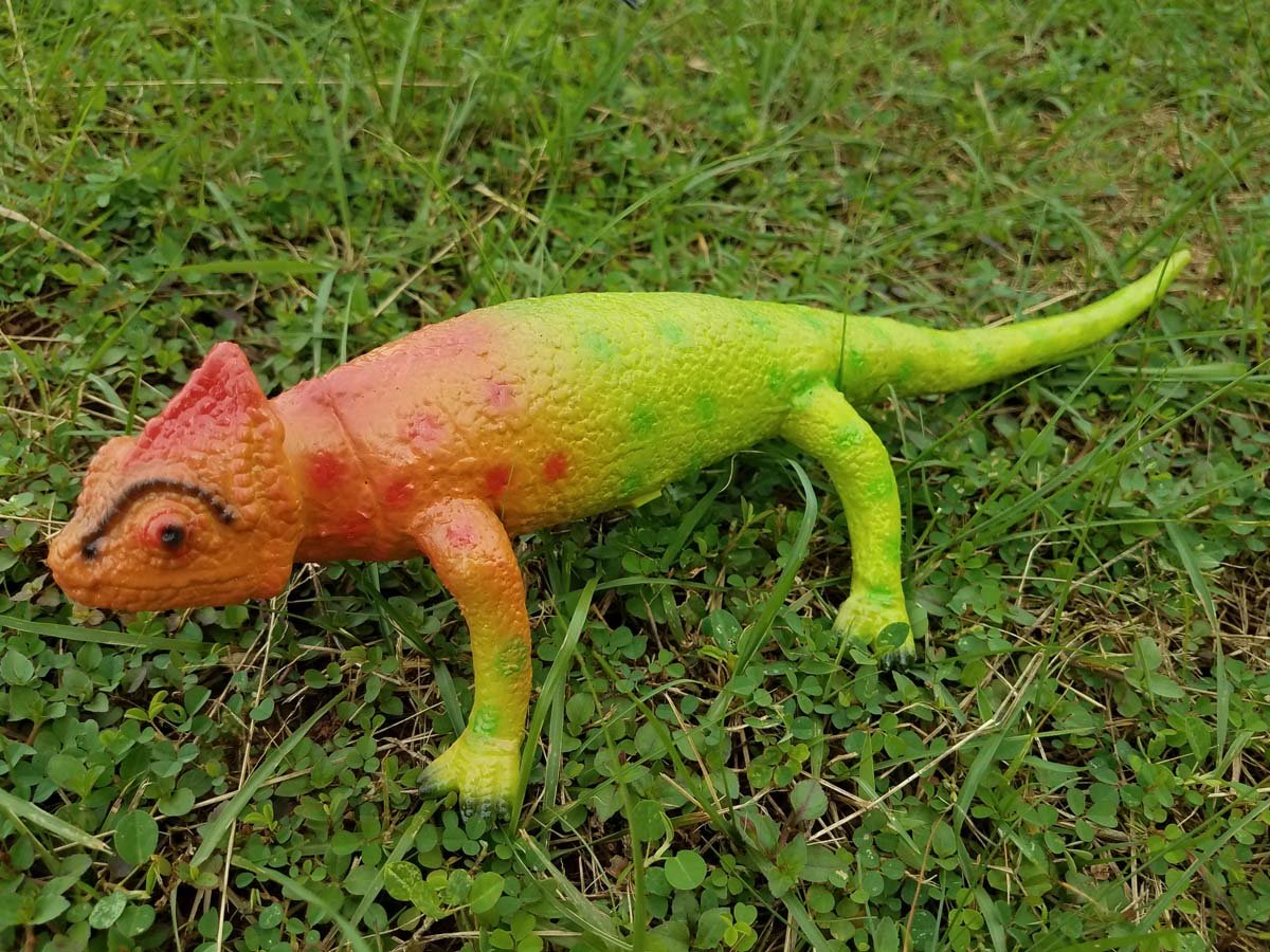 Figurka Chameleon czerwony 40 cm Lanka Novelties 21643